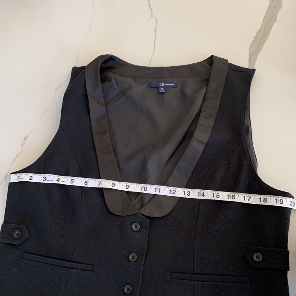 GAP Women's Black Satin-Trim Vest - Picture 8 of 8